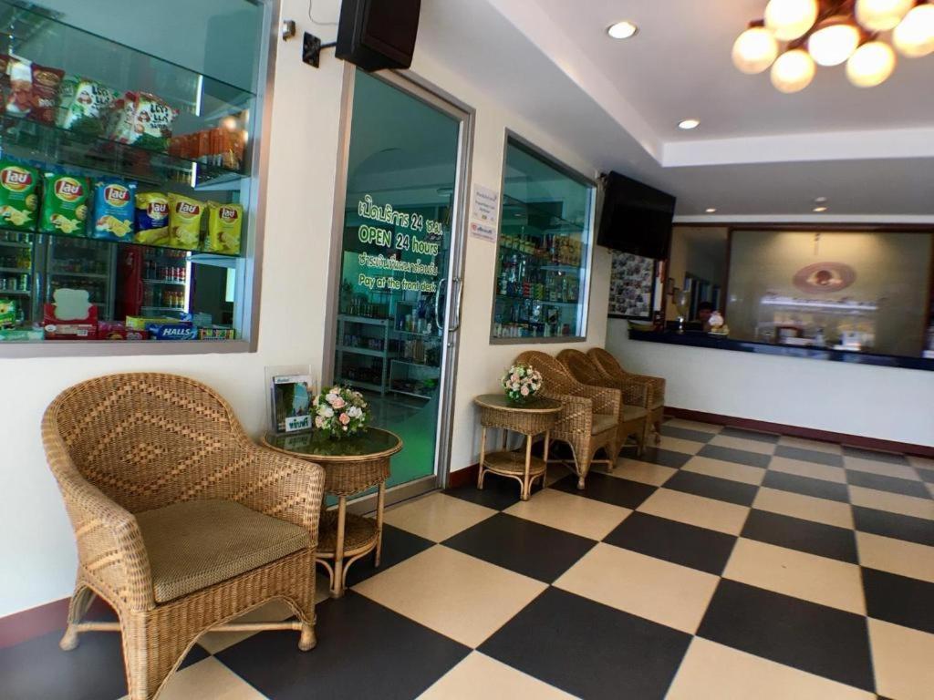 Trat Center Hotel Exterior photo